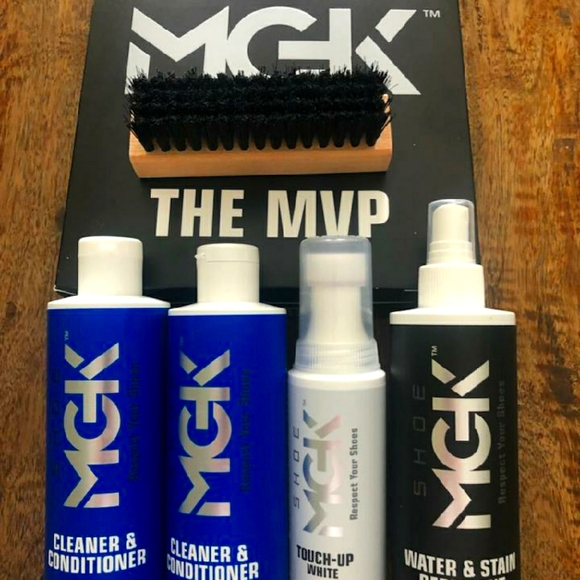 shoe mgk touch up white